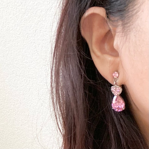 Unsigned Silver-tone Pink Crystal Glass Teardrop 8mm Dangling Drop Earrings 8g. - Picture 5 of 15